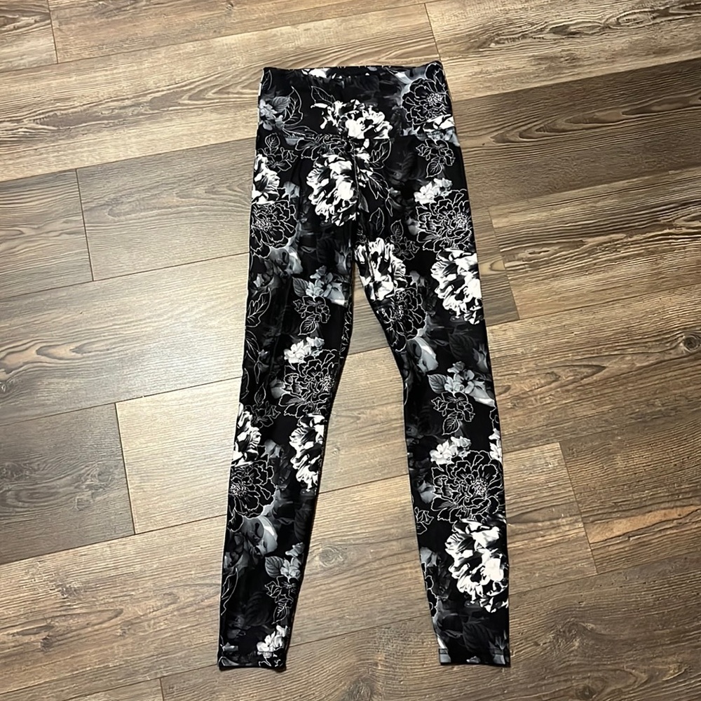 LAST CHANCE Balance Collection Floral Leggings